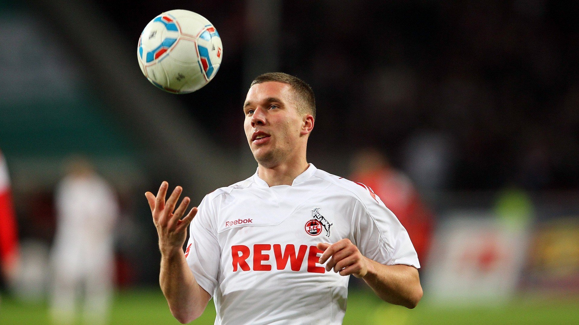 尤文图斯首回合绝杀北京首钢,斯瓦泰克砍下50记关键球,全场沸腾